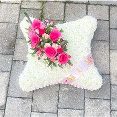 White Based Cushion MUM